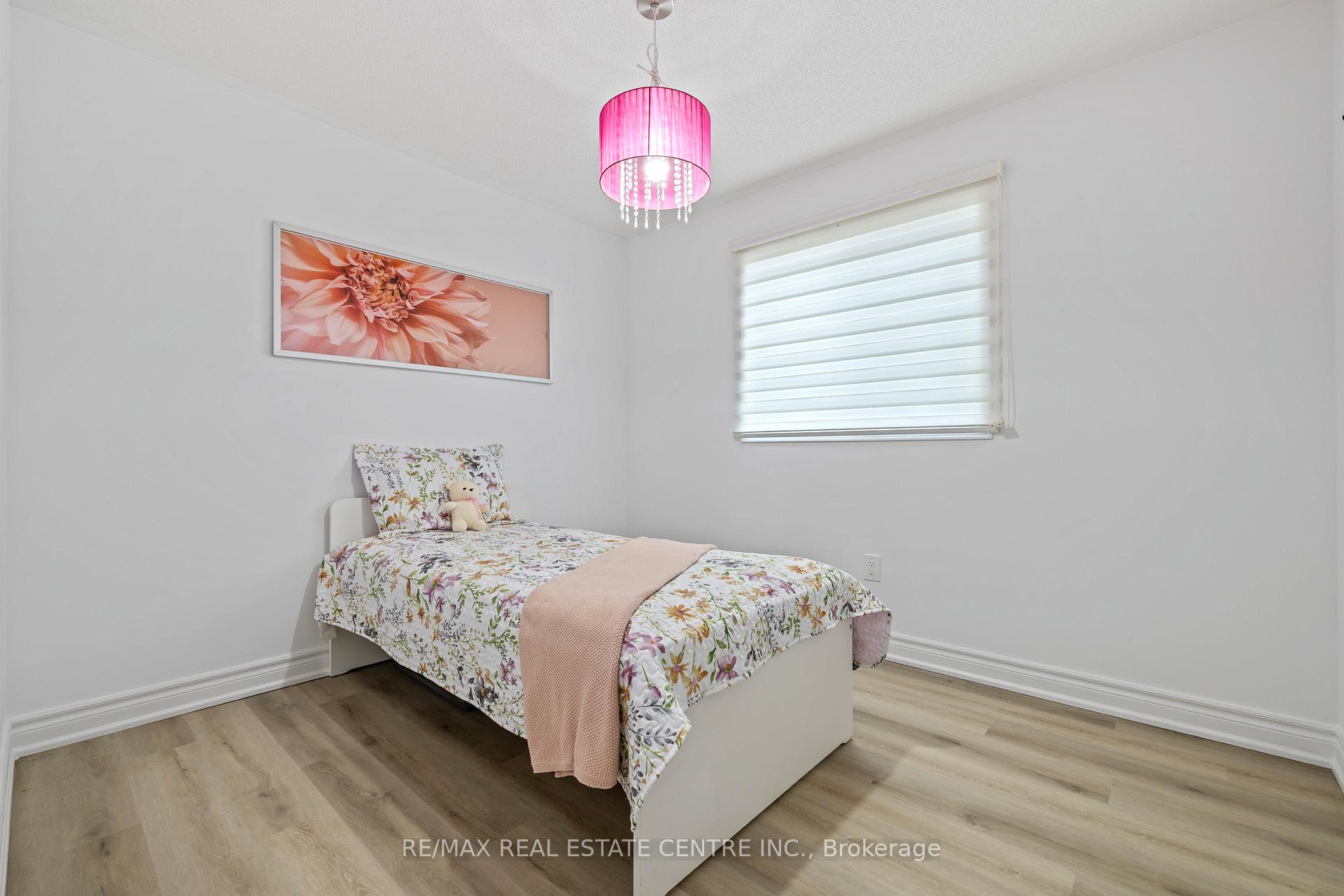 Photo 17 of 21 Deepsprings Crescent, Vaughan, Vellore Village — HOMEH