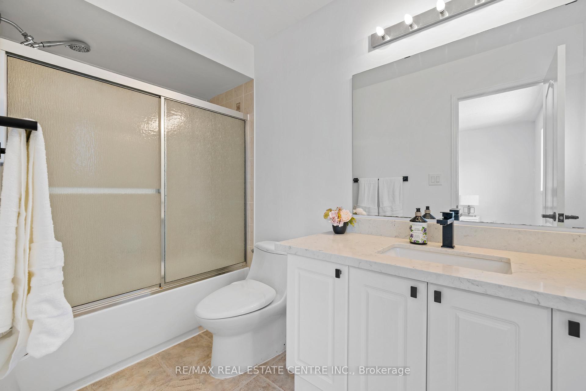 Photo 19 of 21 Deepsprings Crescent, Vaughan, Vellore Village — HOMEH