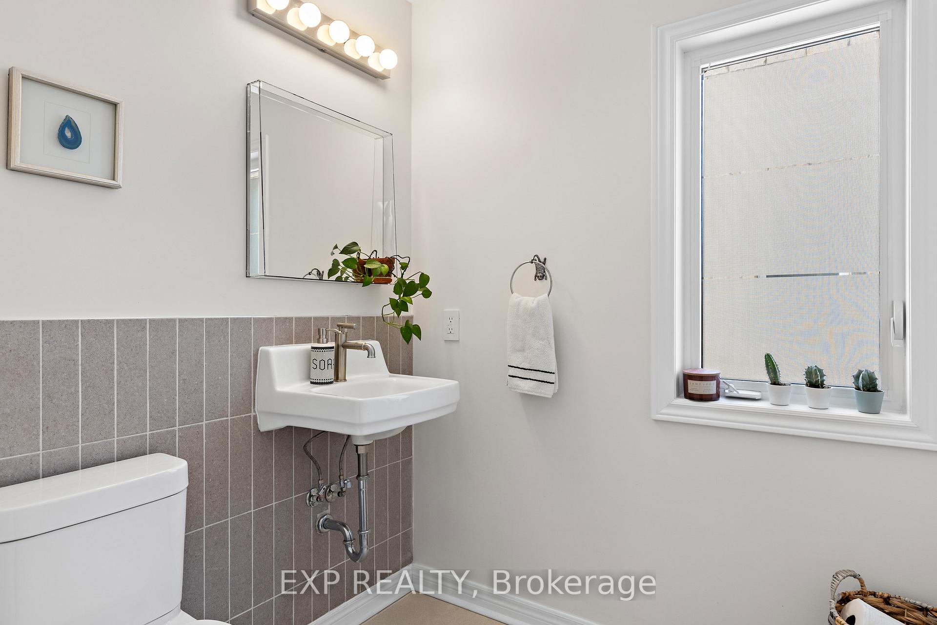 Photo 5 of 460 Autumn Hill Boulevard, Vaughan, Patterson — HOMEH