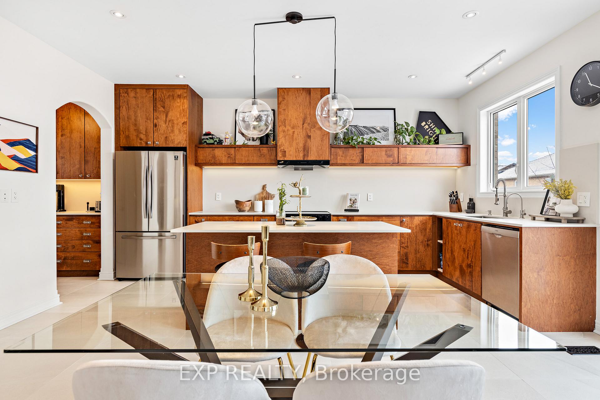 Photo 11 of 460 Autumn Hill Boulevard, Vaughan, Patterson — HOMEH