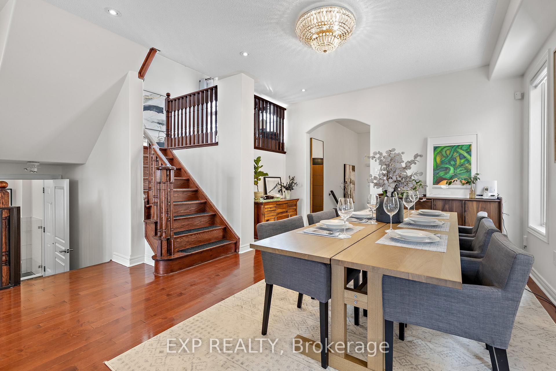 Photo 17 of 460 Autumn Hill Boulevard, Vaughan, Patterson — HOMEH
