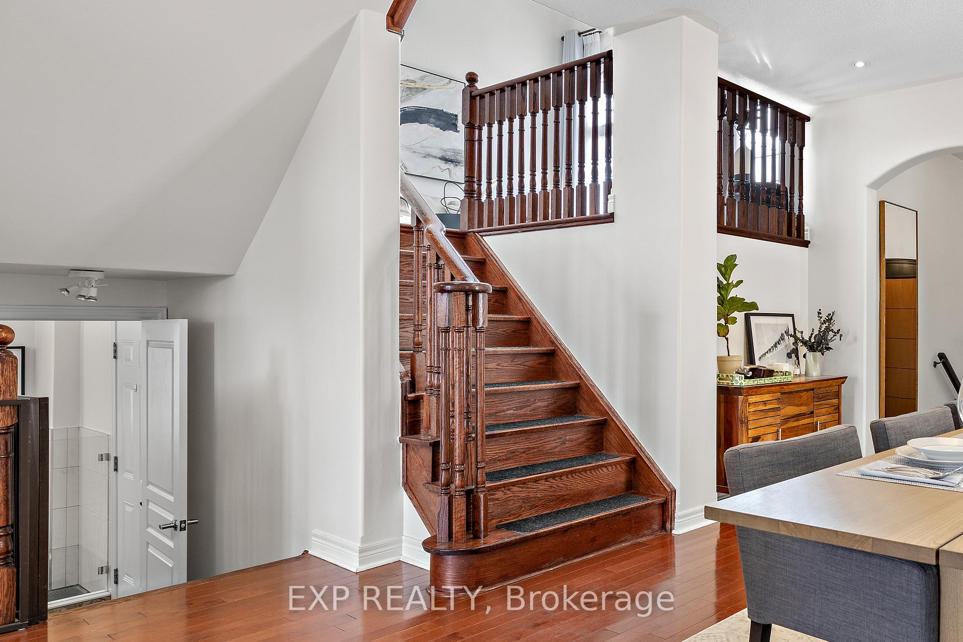 Photo 19 of 460 Autumn Hill Boulevard, Vaughan, Patterson — HOMEH