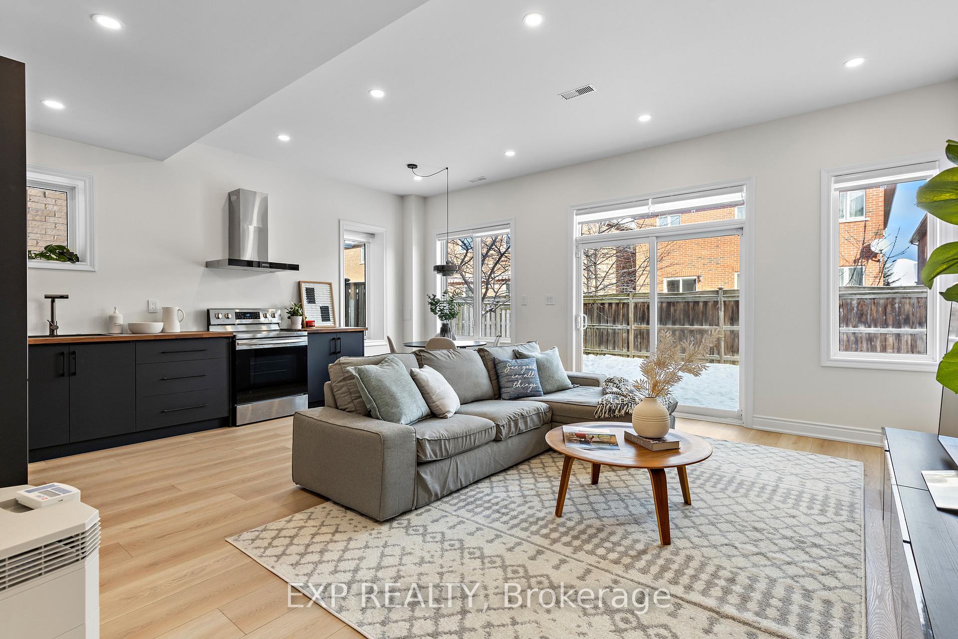 Photo 34 of 460 Autumn Hill Boulevard, Vaughan, Patterson — HOMEH