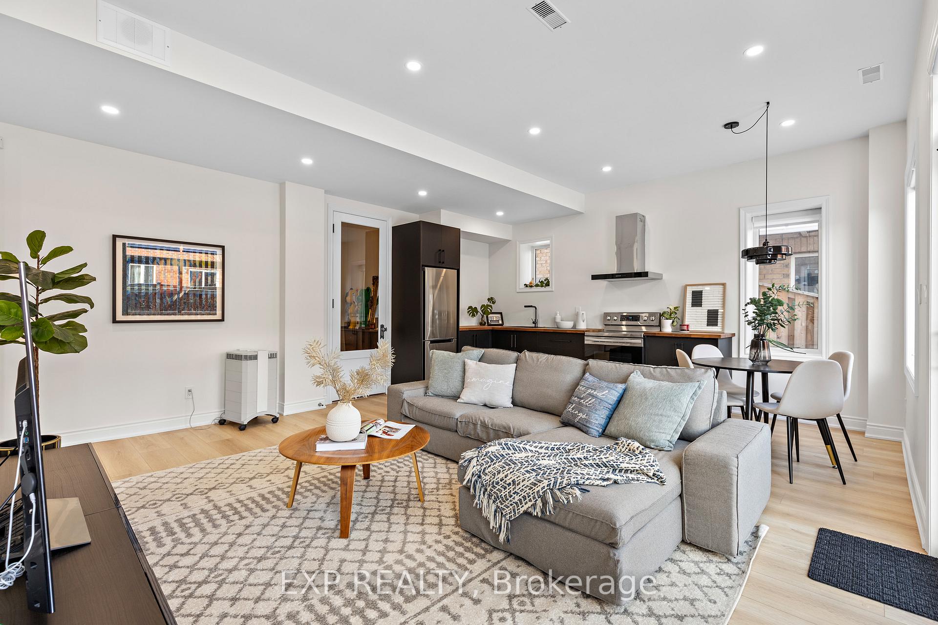 Photo 35 of 460 Autumn Hill Boulevard, Vaughan, Patterson — HOMEH