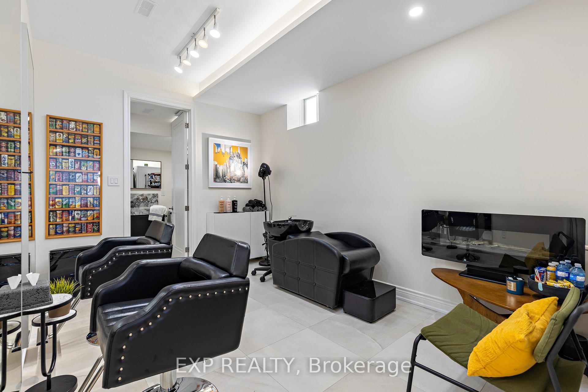 Photo 38 of 460 Autumn Hill Boulevard, Vaughan, Patterson — HOMEH