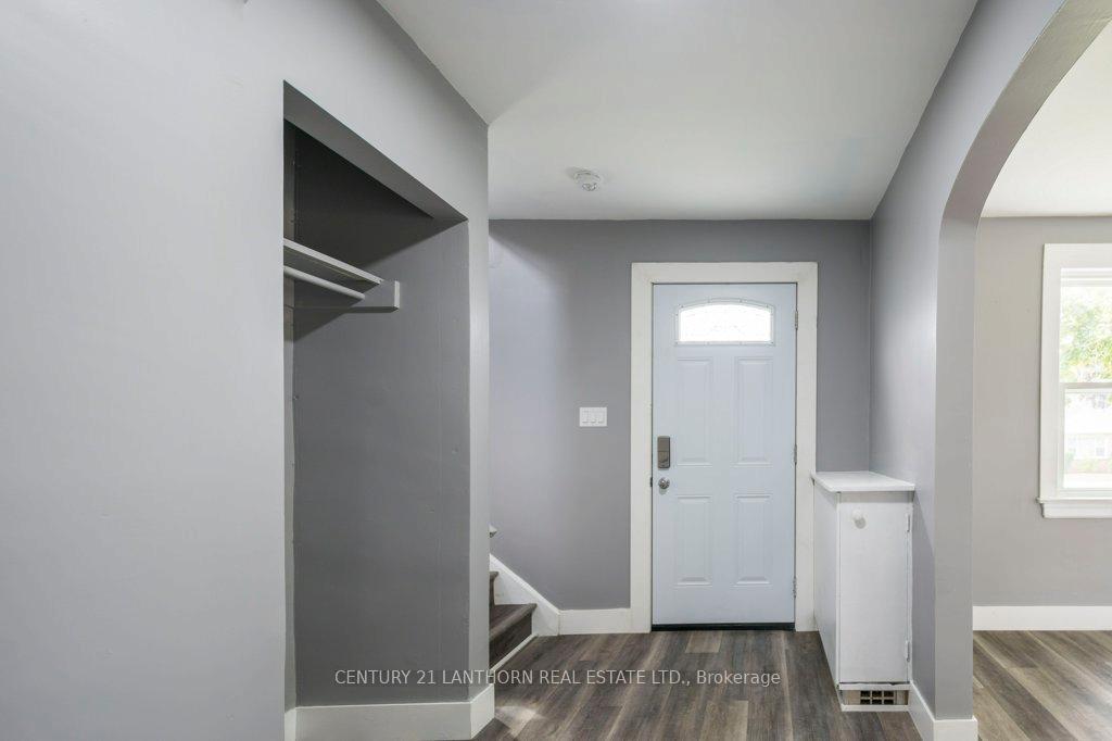 Photo 3 of Unit Unit A, 66 Crestview Avenue, Belleville, Belleville Ward — HOMEH