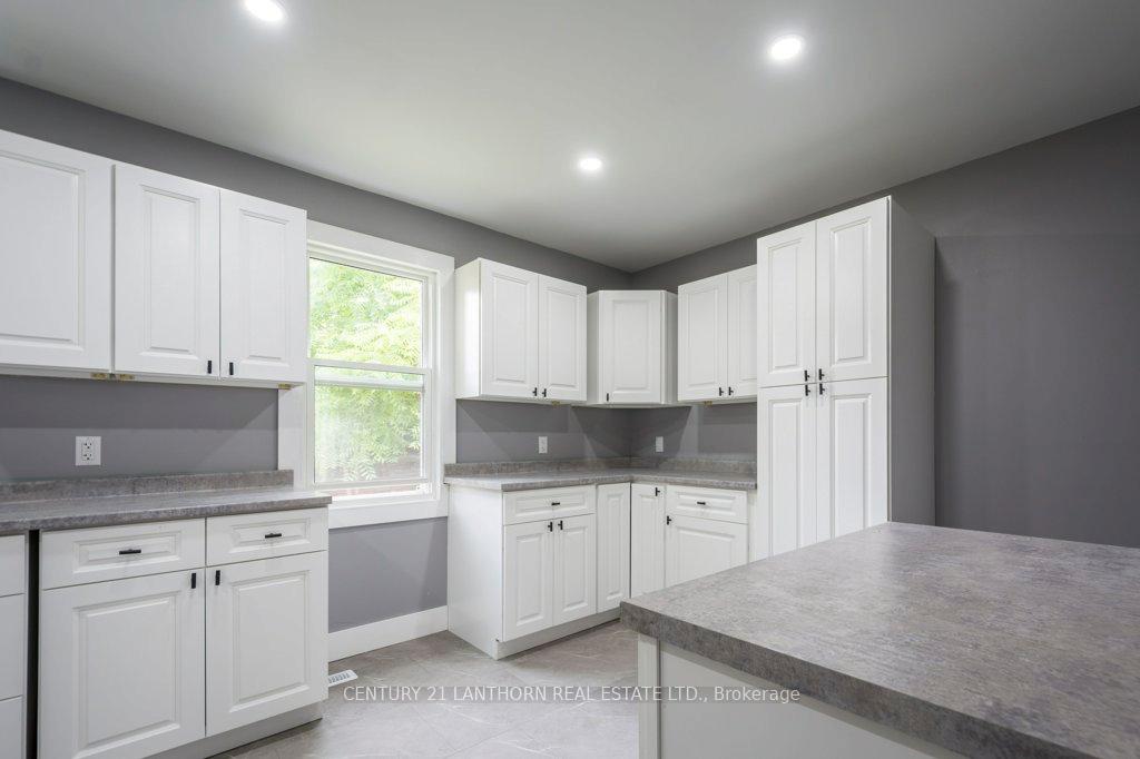 Photo 5 of Unit Unit A, 66 Crestview Avenue, Belleville, Belleville Ward — HOMEH