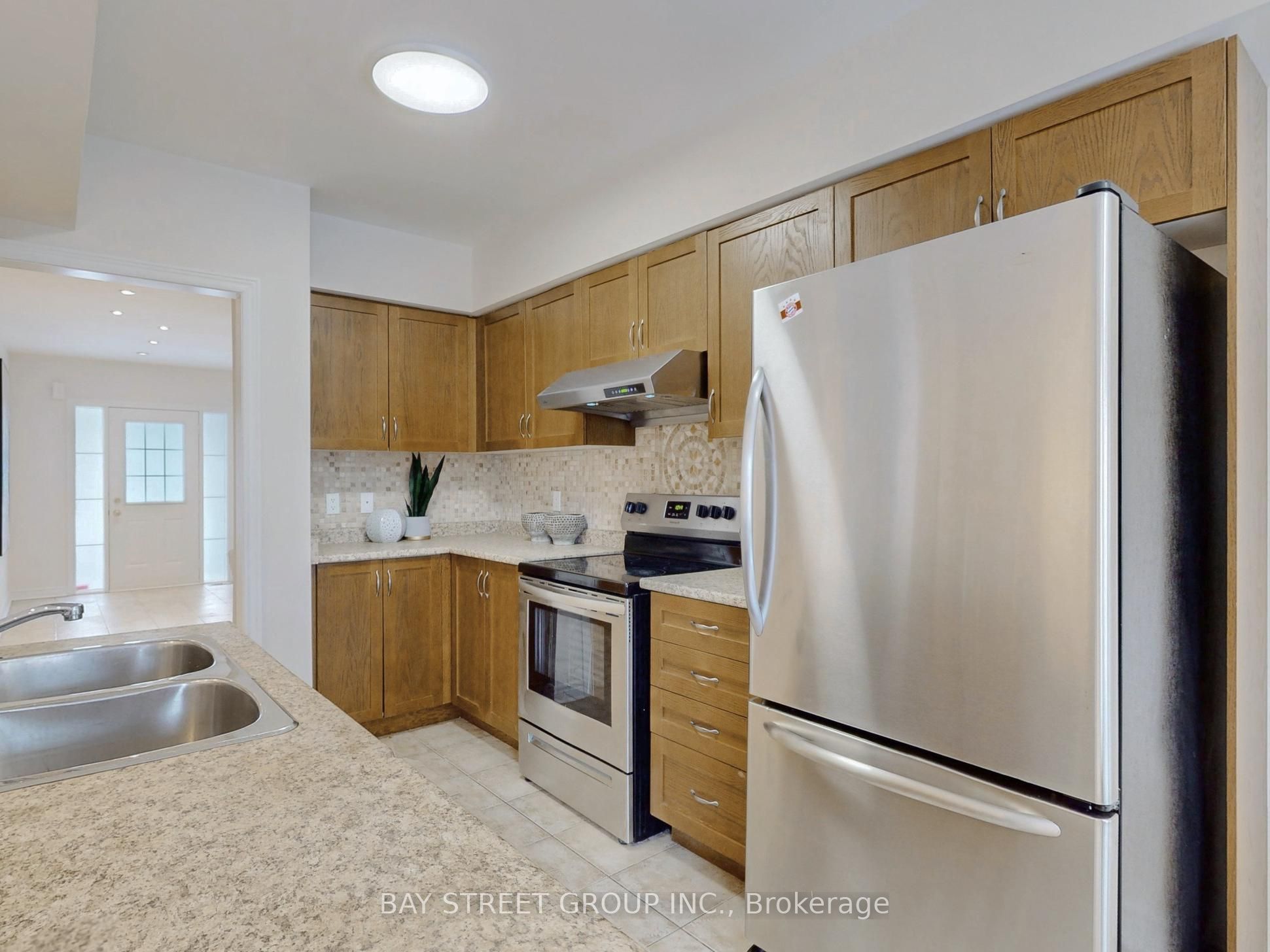 Photo 14 of 6 Shanty Street, Vaughan, Patterson — HOMEH