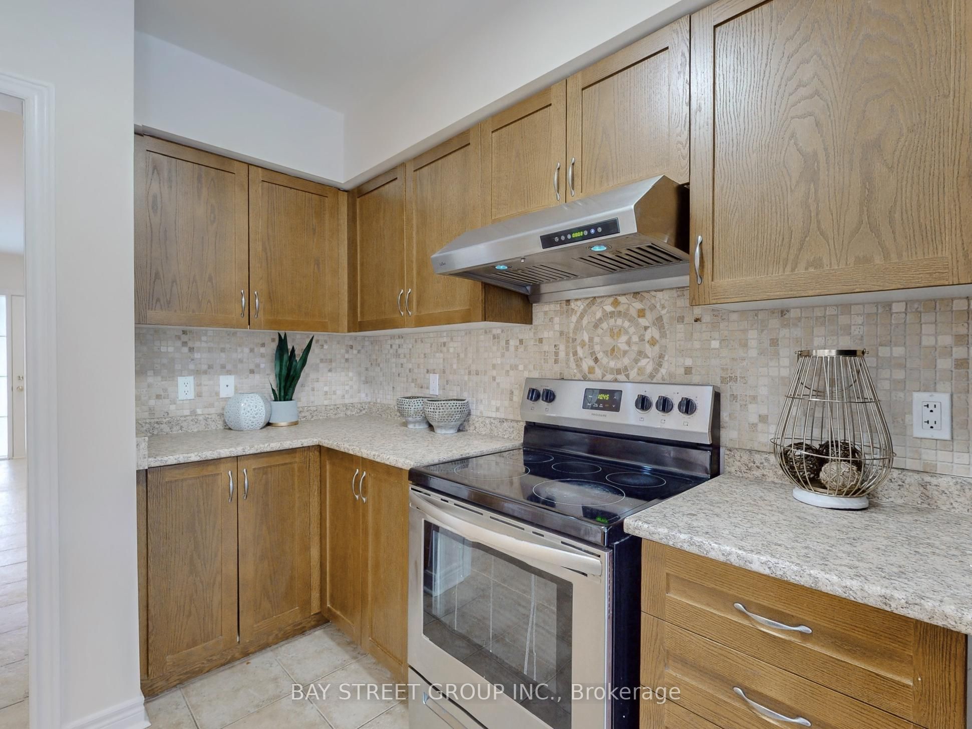 Photo 17 of 6 Shanty Street, Vaughan, Patterson — HOMEH
