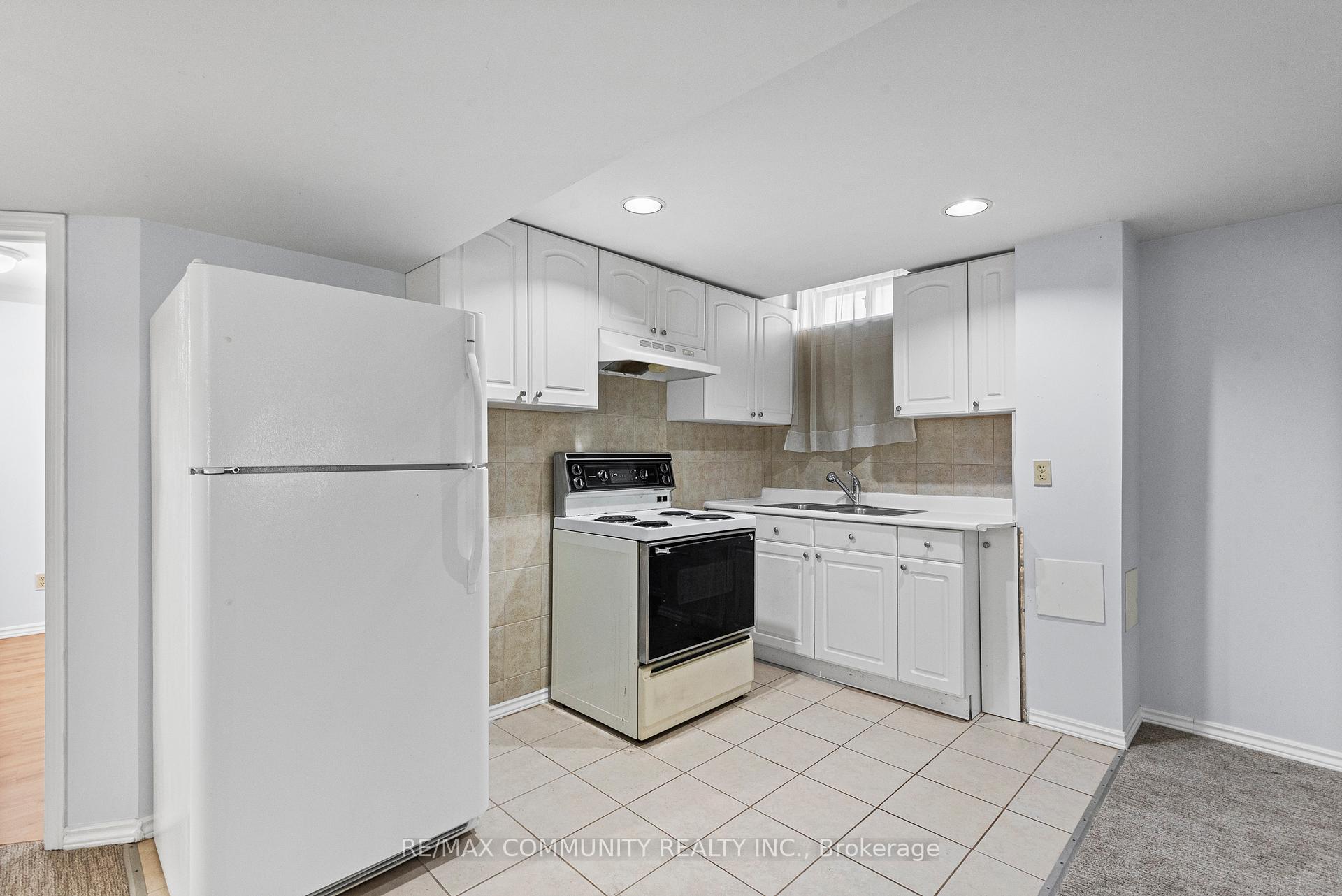 Photo 7 of Unit BSMT, 11 Wicks Drive, Ajax, Central East — HOMEH