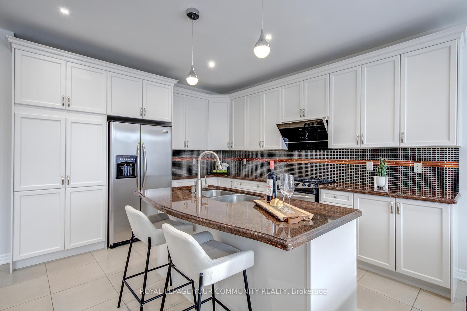 Photo 22 of 9 Lealinds Road, Vaughan, Patterson — HOMEH