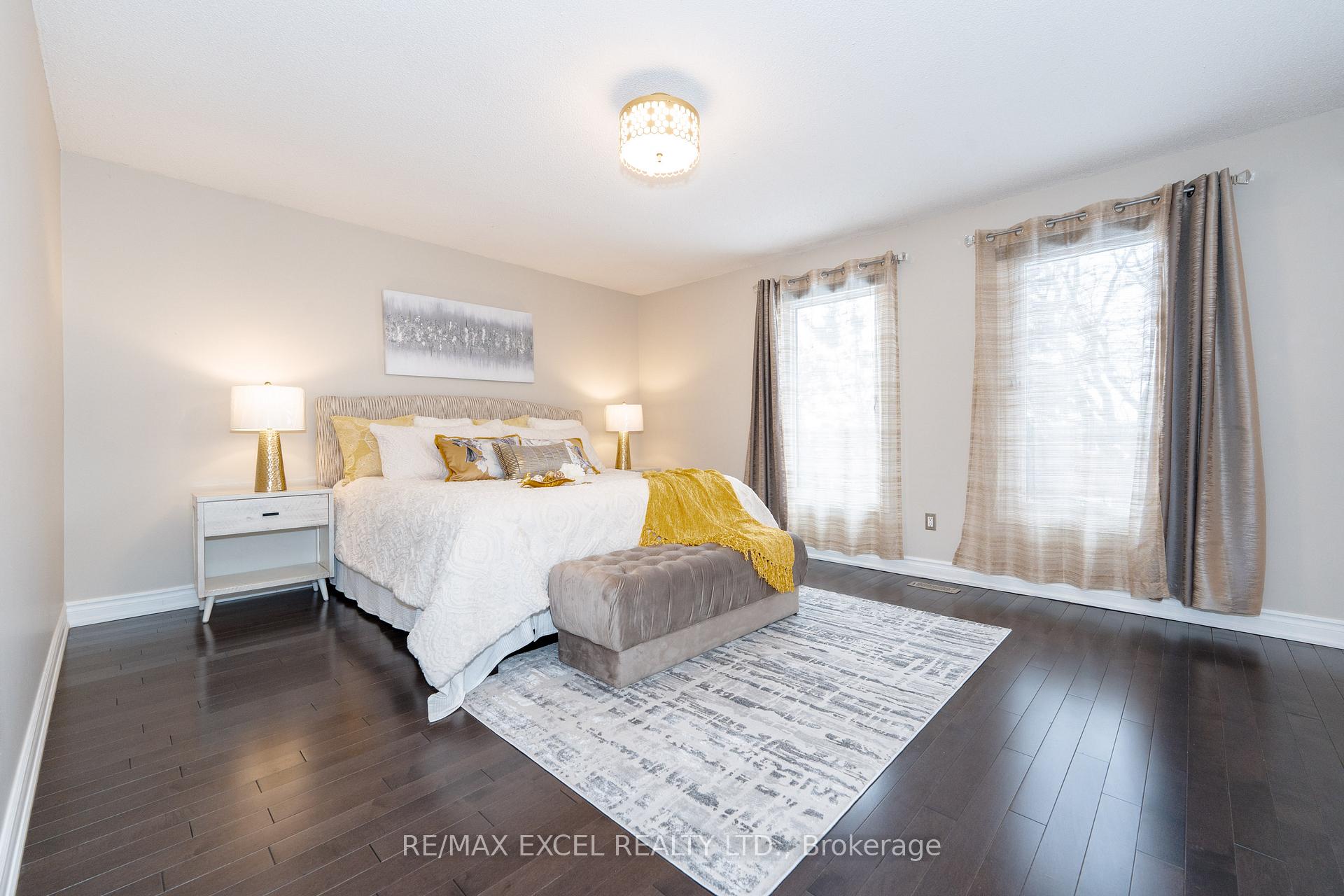 Photo 7 of 72 Croteau Crescent, Vaughan, Crestwood-Springfarm-Yorkhill — HOMEH