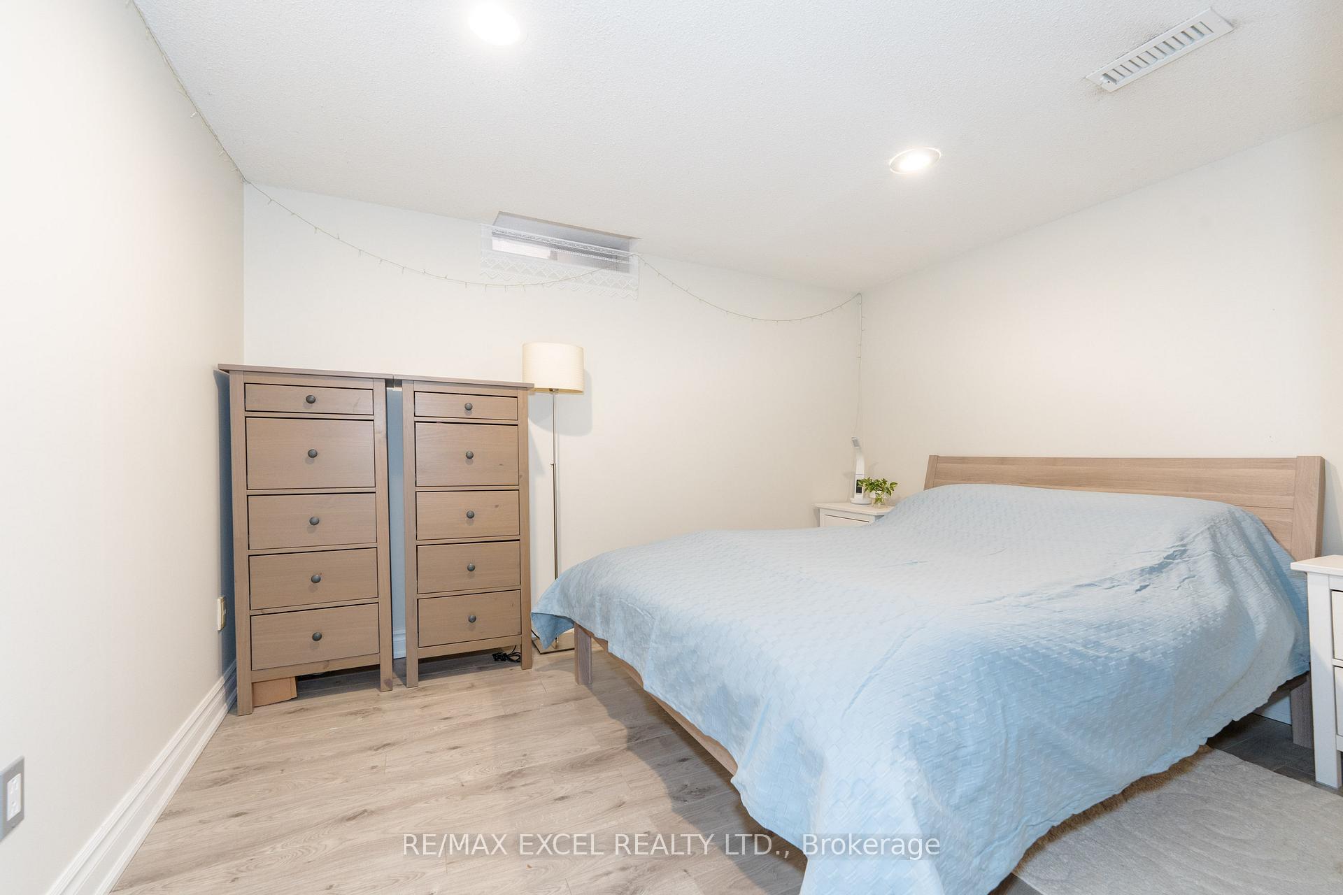 Photo 14 of 72 Croteau Crescent, Vaughan, Crestwood-Springfarm-Yorkhill — HOMEH