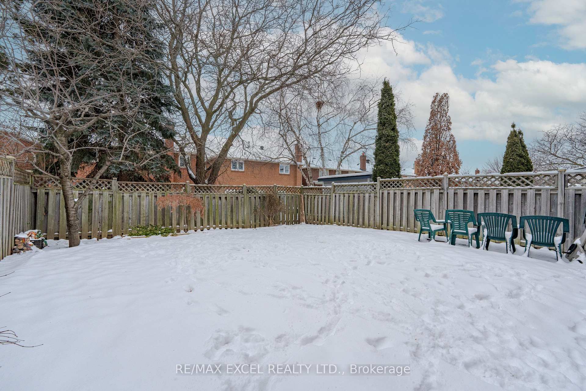 Photo 17 of 72 Croteau Crescent, Vaughan, Crestwood-Springfarm-Yorkhill — HOMEH