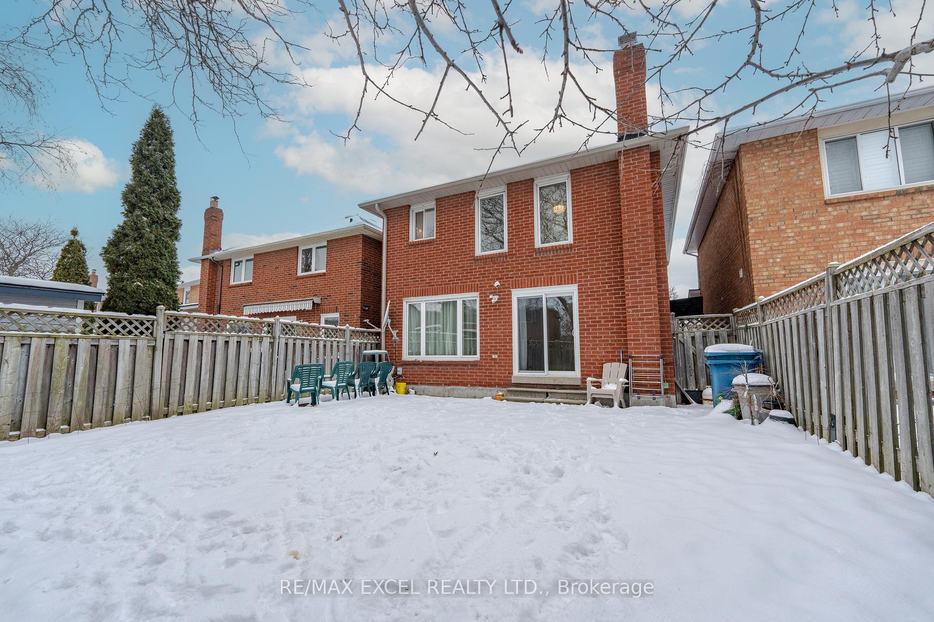 Photo 18 of 72 Croteau Crescent, Vaughan, Crestwood-Springfarm-Yorkhill — HOMEH