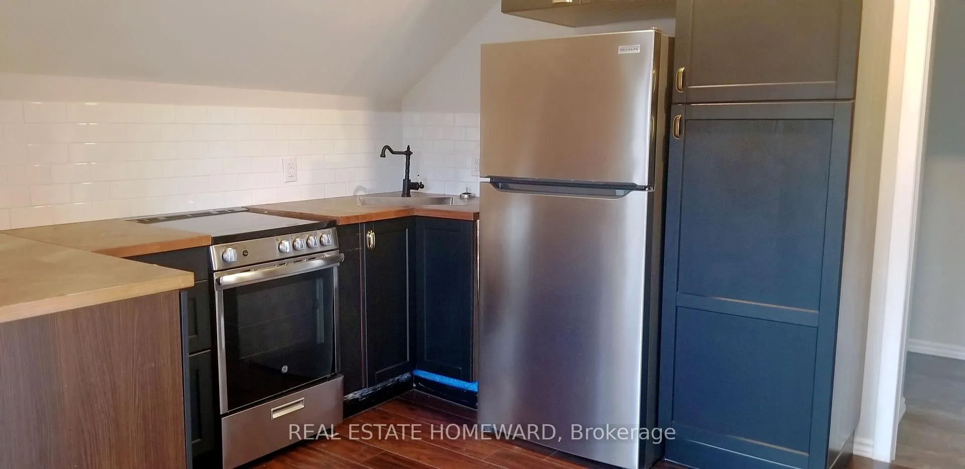 Photo 3 of Unit 3-73, 71 Mary Street, Barrie, City Centre — HOMEH