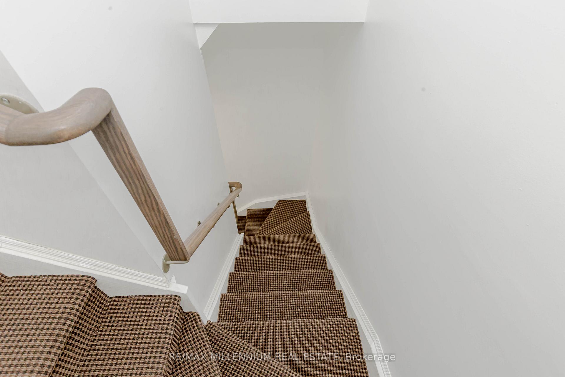Photo 12 of 6 Lochlin Street, Vaughan, Vaughan Grove — HOMEH