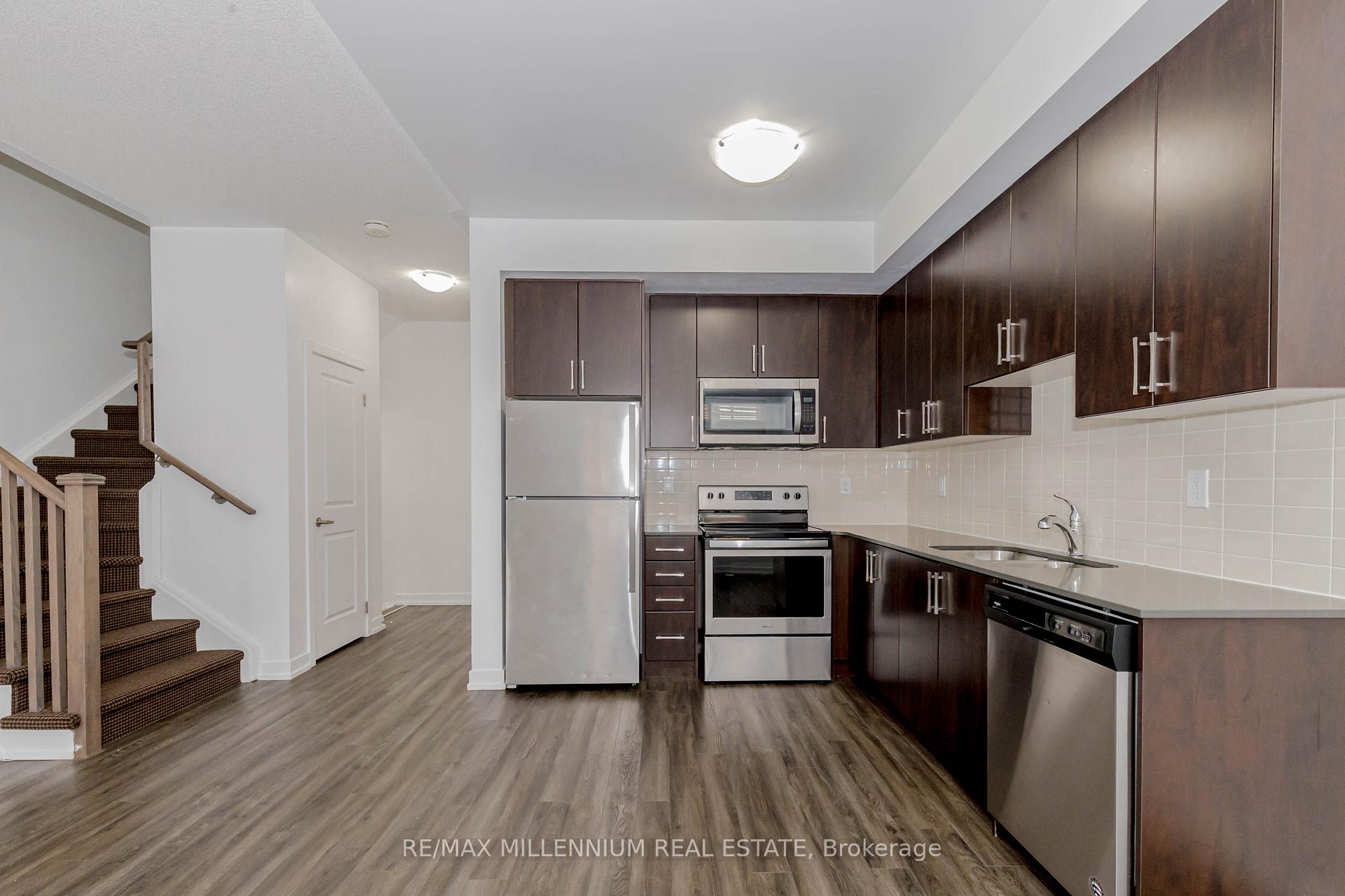 Photo 16 of 6 Lochlin Street, Vaughan, Vaughan Grove — HOMEH