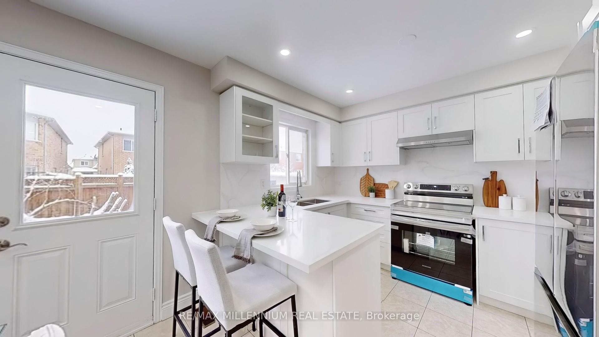 Photo 11 of 80 Keystar Court, Vaughan, Vellore Village — HOMEH