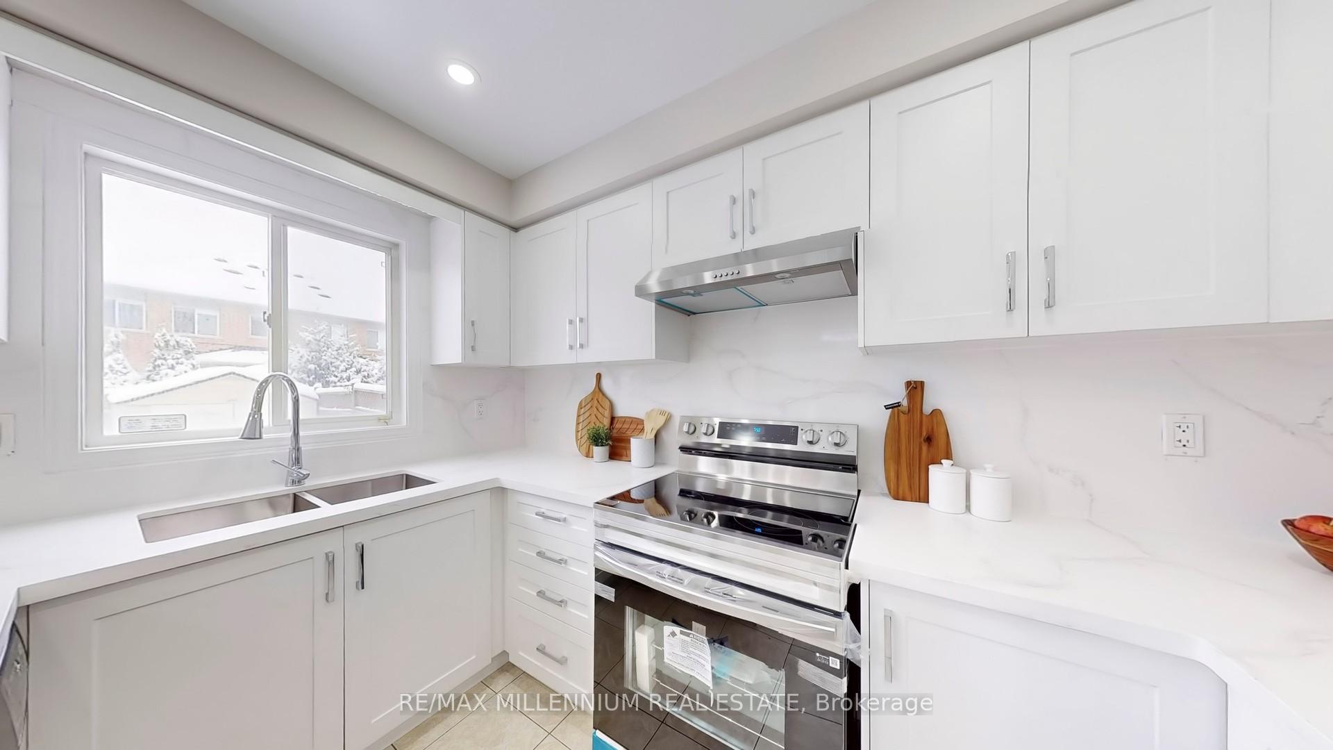 Photo 12 of 80 Keystar Court, Vaughan, Vellore Village — HOMEH