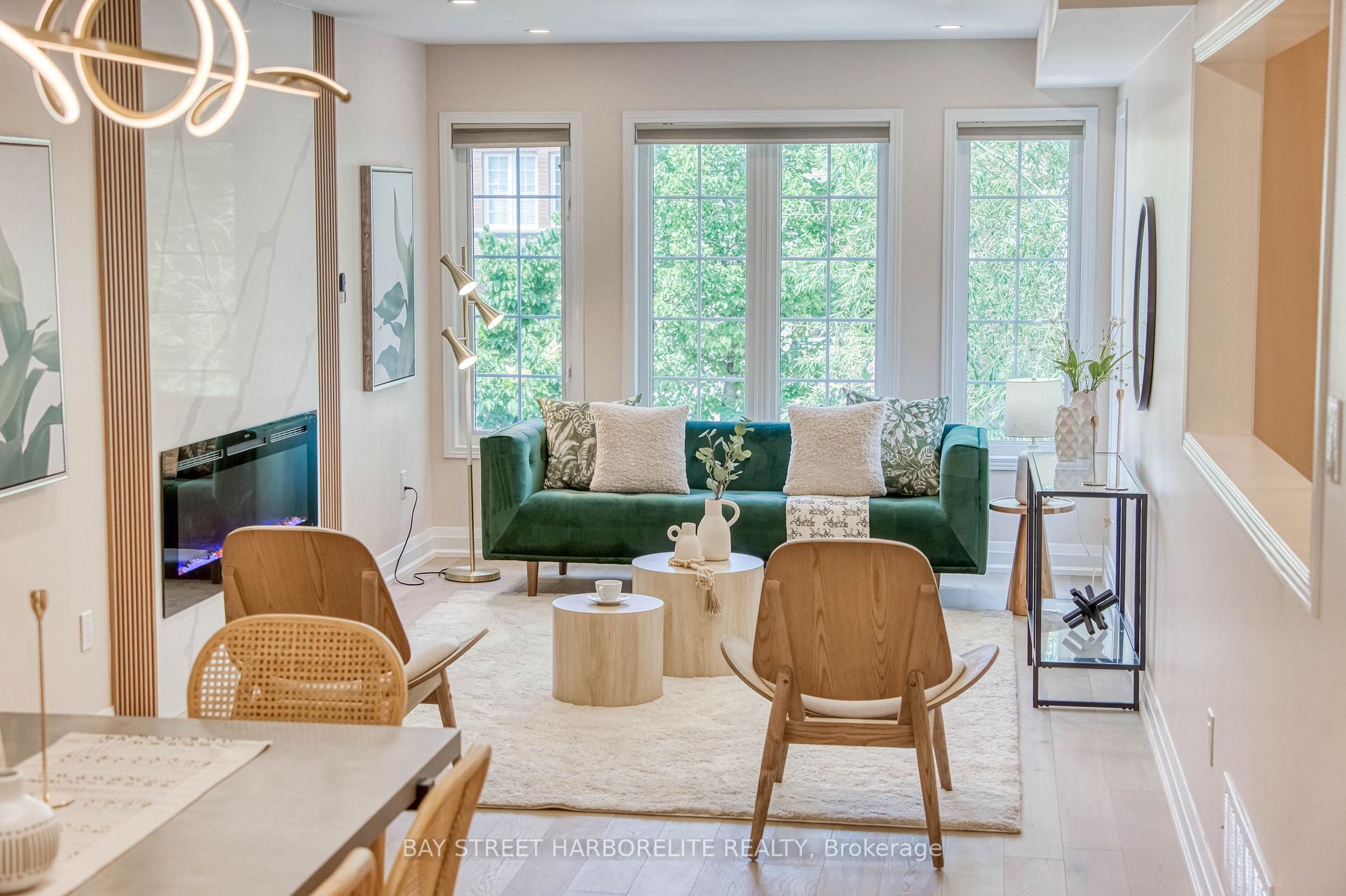 Photo 2 of 63 Sassafras Circle, Vaughan, Patterson — HOMEH