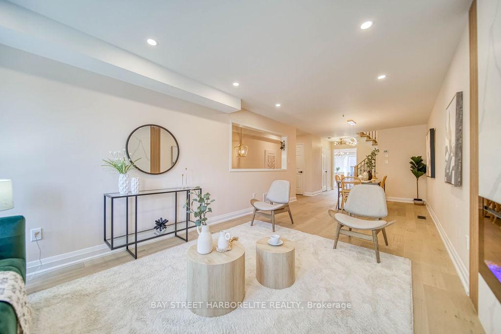 Photo 3 of 63 Sassafras Circle, Vaughan, Patterson — HOMEH