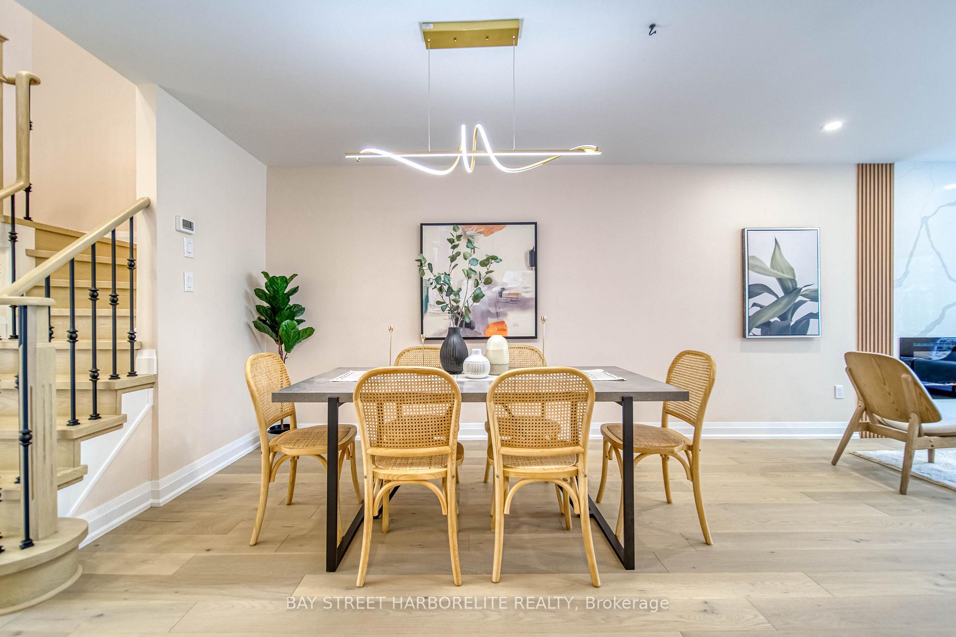 Photo 5 of 63 Sassafras Circle, Vaughan, Patterson — HOMEH