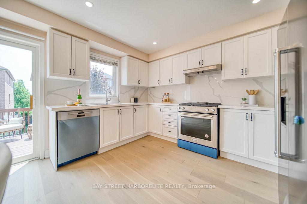 Photo 7 of 63 Sassafras Circle, Vaughan, Patterson — HOMEH