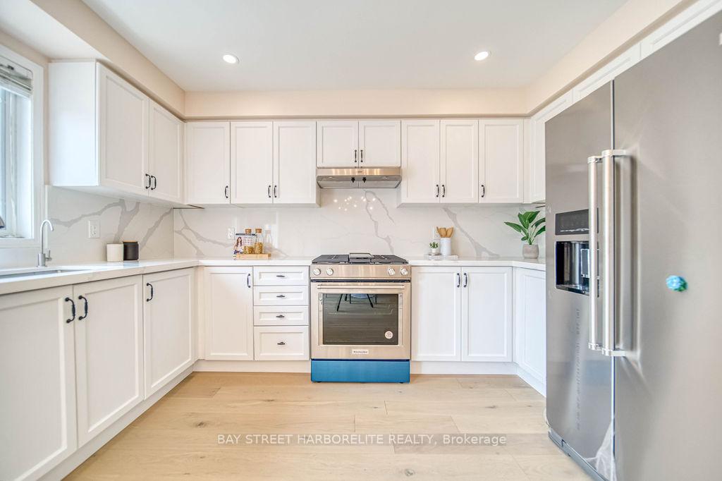 Photo 8 of 63 Sassafras Circle, Vaughan, Patterson — HOMEH