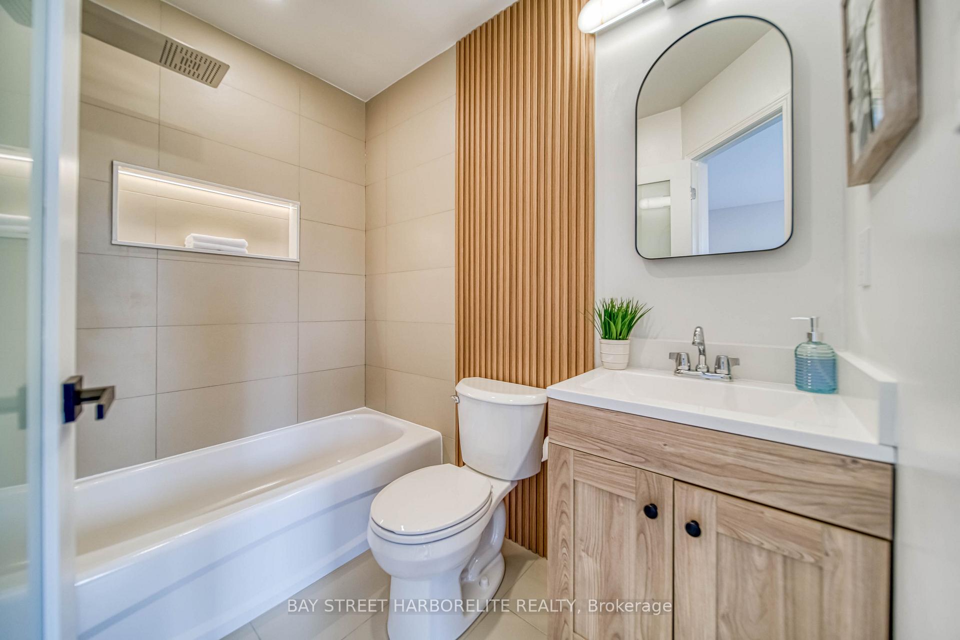 Photo 17 of 63 Sassafras Circle, Vaughan, Patterson — HOMEH