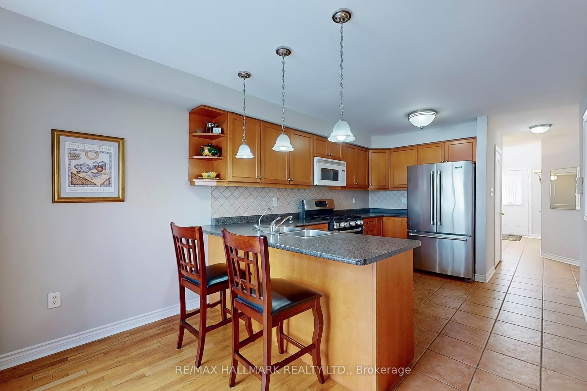 Photo 10 of 68 Beaverbrook Crescent, Vaughan, Rural Vaughan — HOMEH