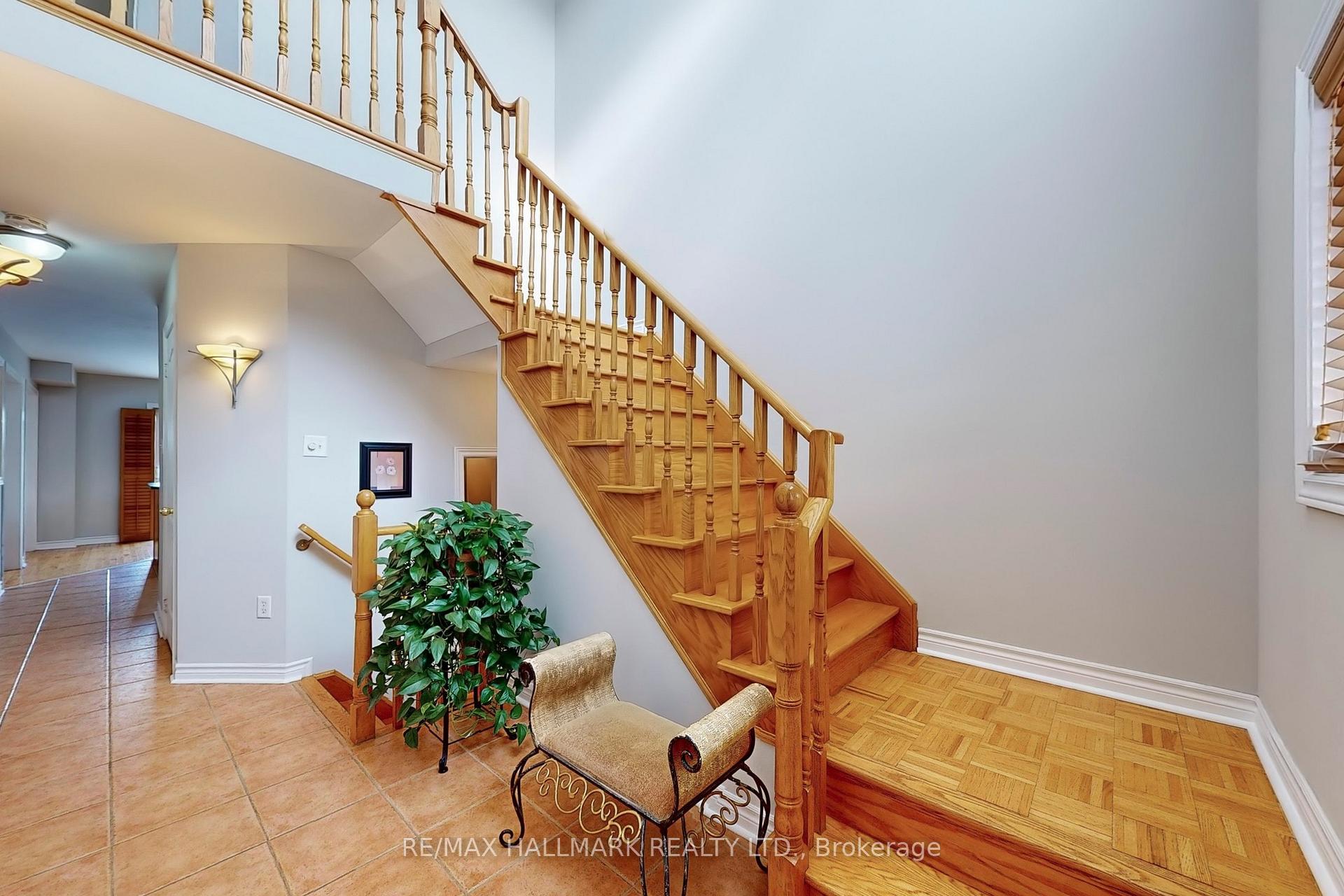 Photo 17 of 68 Beaverbrook Crescent, Vaughan, Rural Vaughan — HOMEH