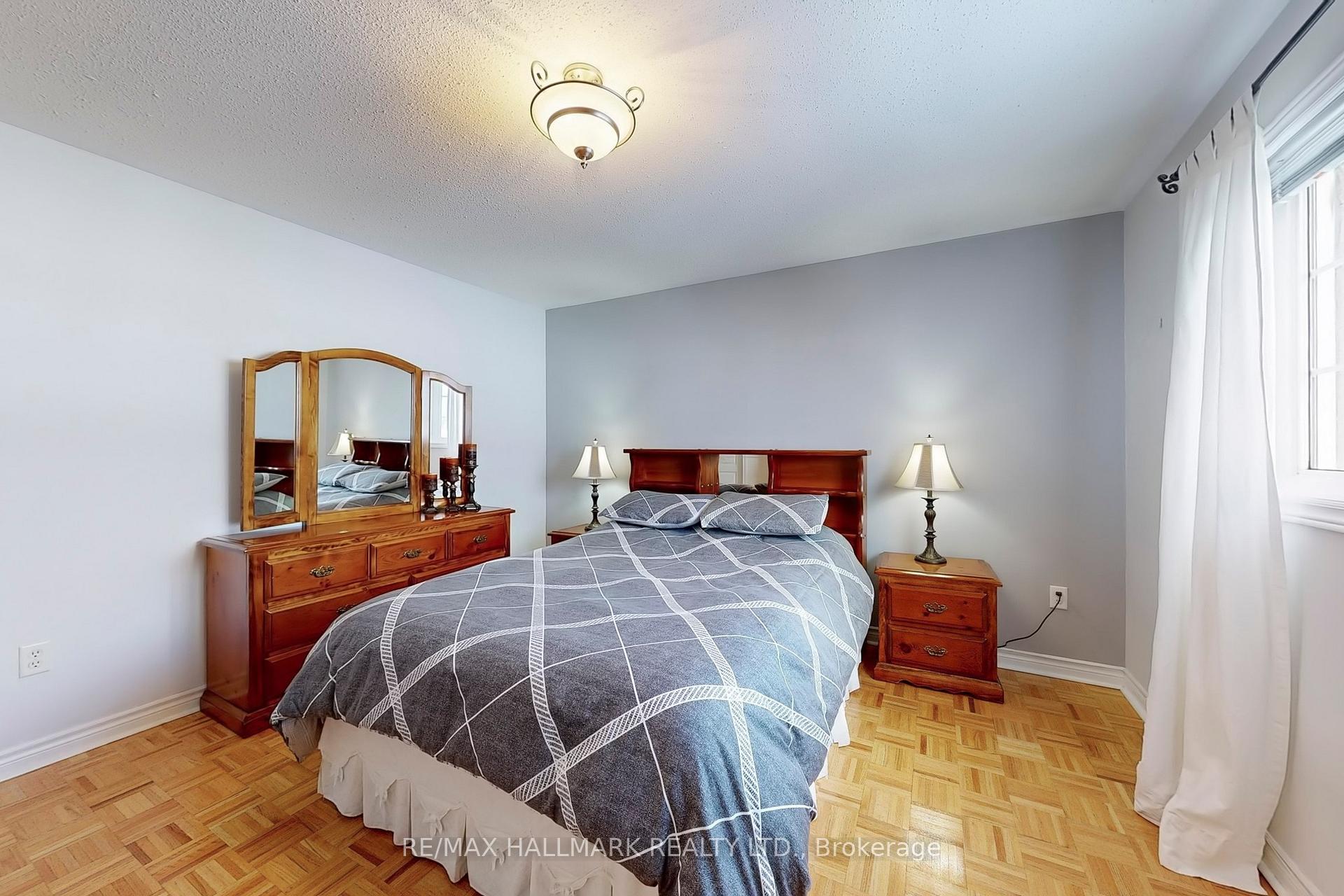Photo 20 of 68 Beaverbrook Crescent, Vaughan, Rural Vaughan — HOMEH