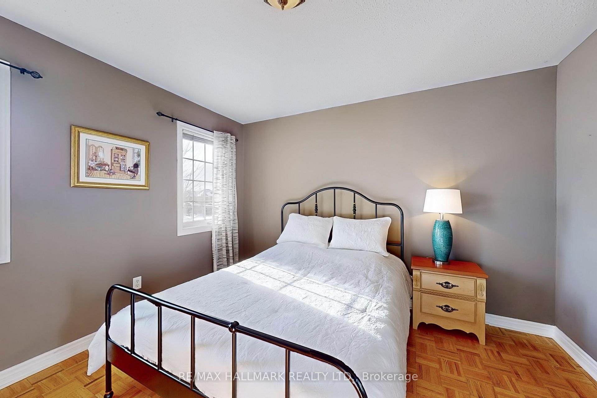 Photo 23 of 68 Beaverbrook Crescent, Vaughan, Rural Vaughan — HOMEH