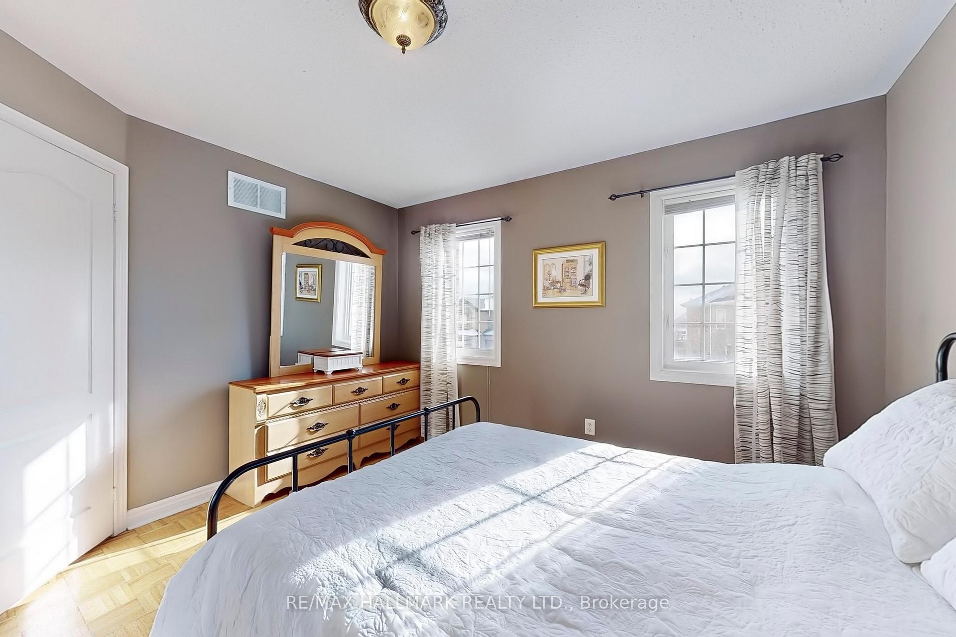 Photo 25 of 68 Beaverbrook Crescent, Vaughan, Rural Vaughan — HOMEH