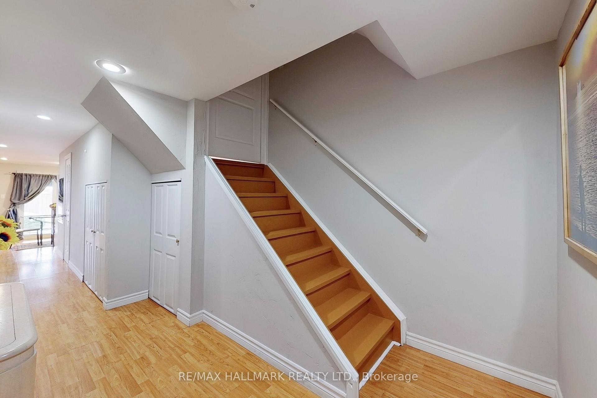 Photo 30 of 68 Beaverbrook Crescent, Vaughan, Rural Vaughan — HOMEH