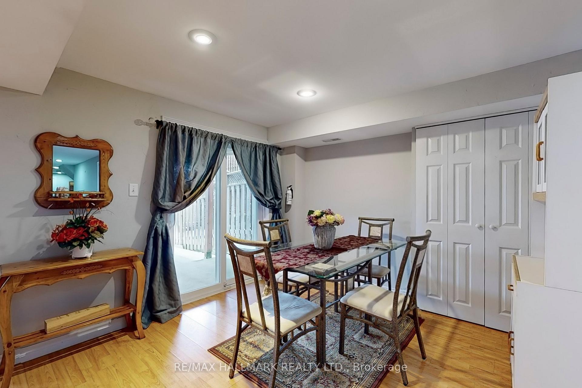 Photo 33 of 68 Beaverbrook Crescent, Vaughan, Rural Vaughan — HOMEH