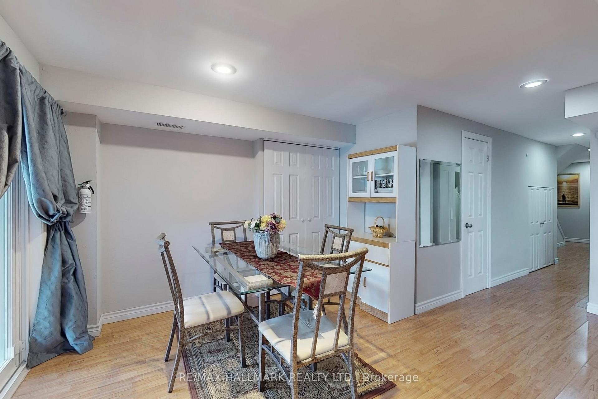 Photo 34 of 68 Beaverbrook Crescent, Vaughan, Rural Vaughan — HOMEH