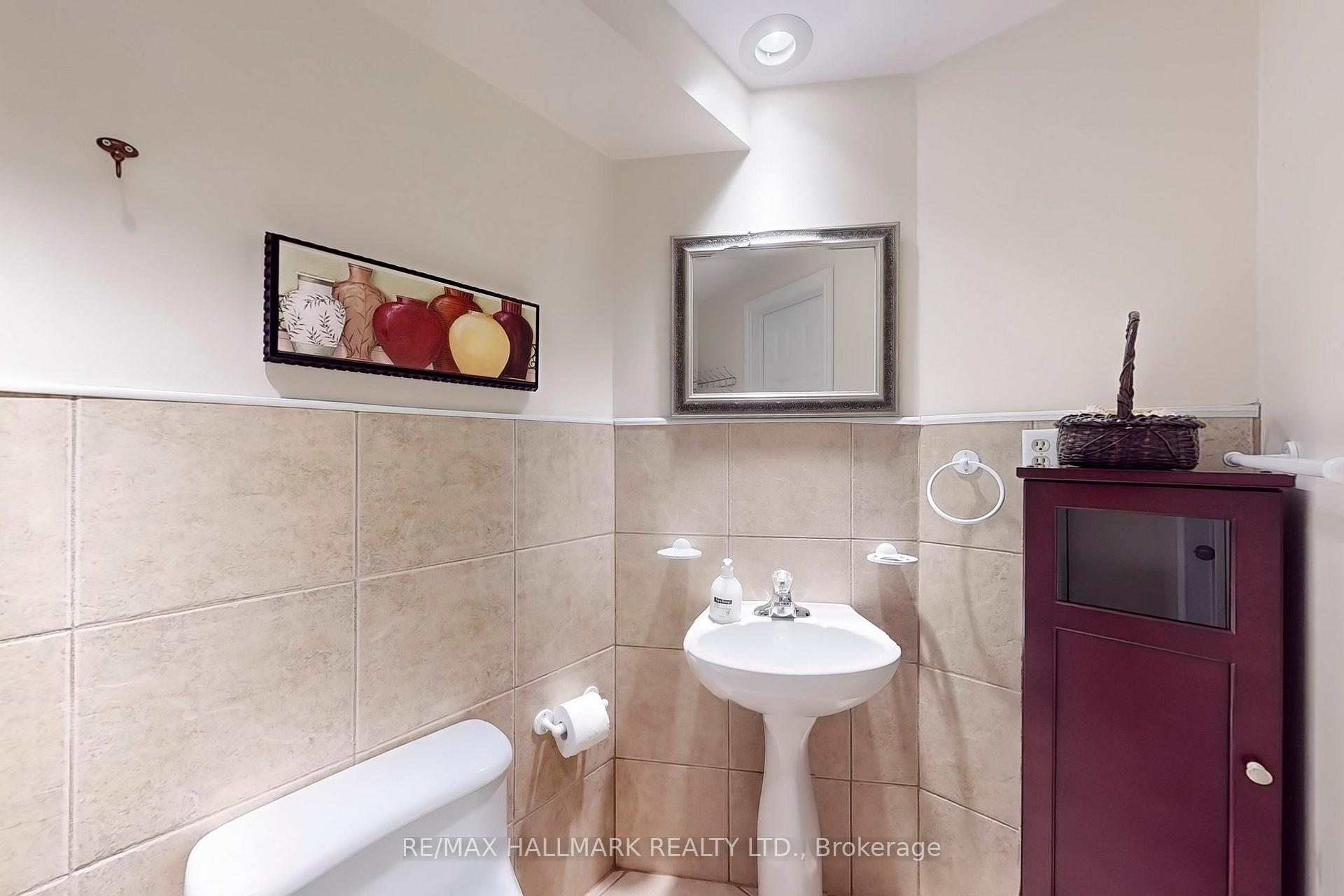 Photo 35 of 68 Beaverbrook Crescent, Vaughan, Rural Vaughan — HOMEH