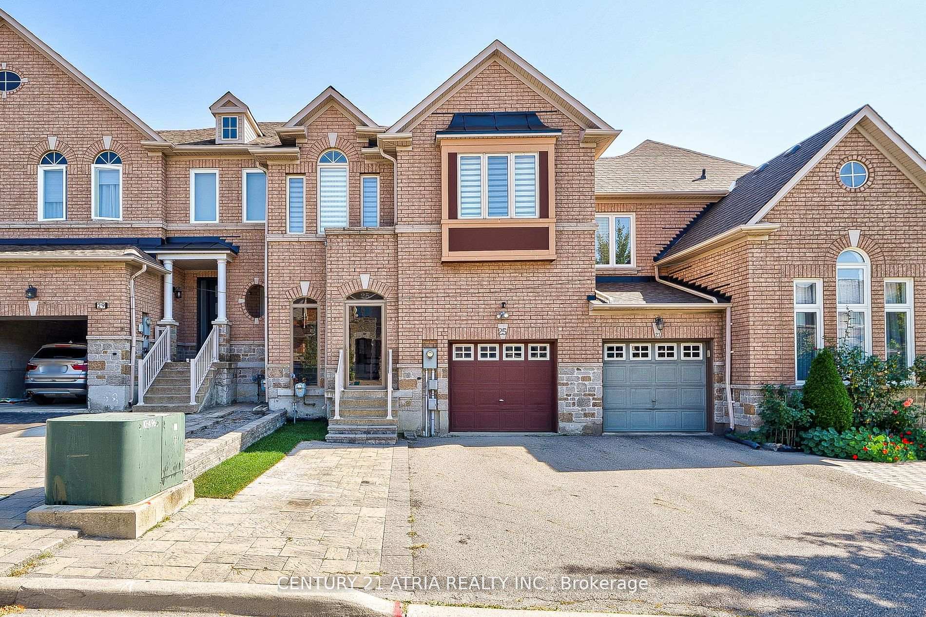 Photo 1 of 25 Gauguin Avenue, Vaughan, Patterson — HOMEH