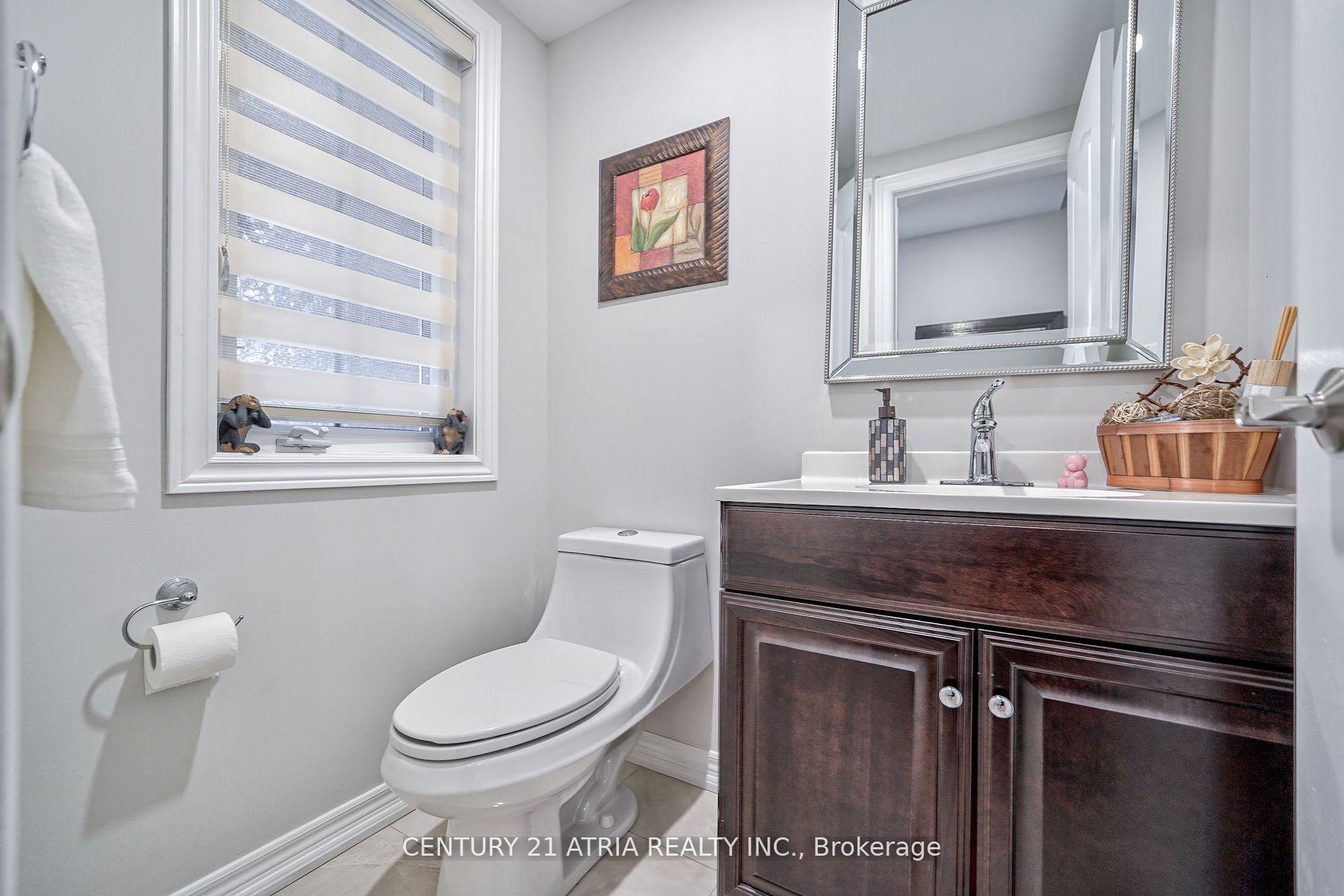 Photo 6 of 25 Gauguin Avenue, Vaughan, Patterson — HOMEH