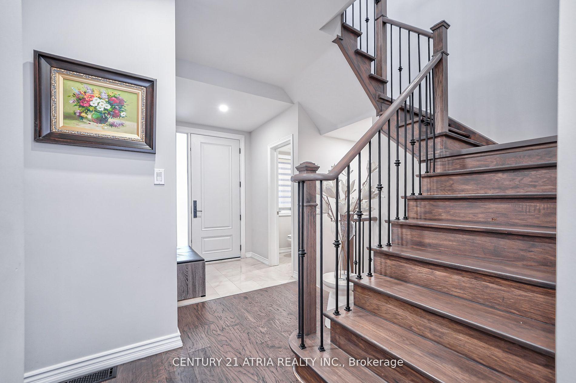 Photo 8 of 25 Gauguin Avenue, Vaughan, Patterson — HOMEH