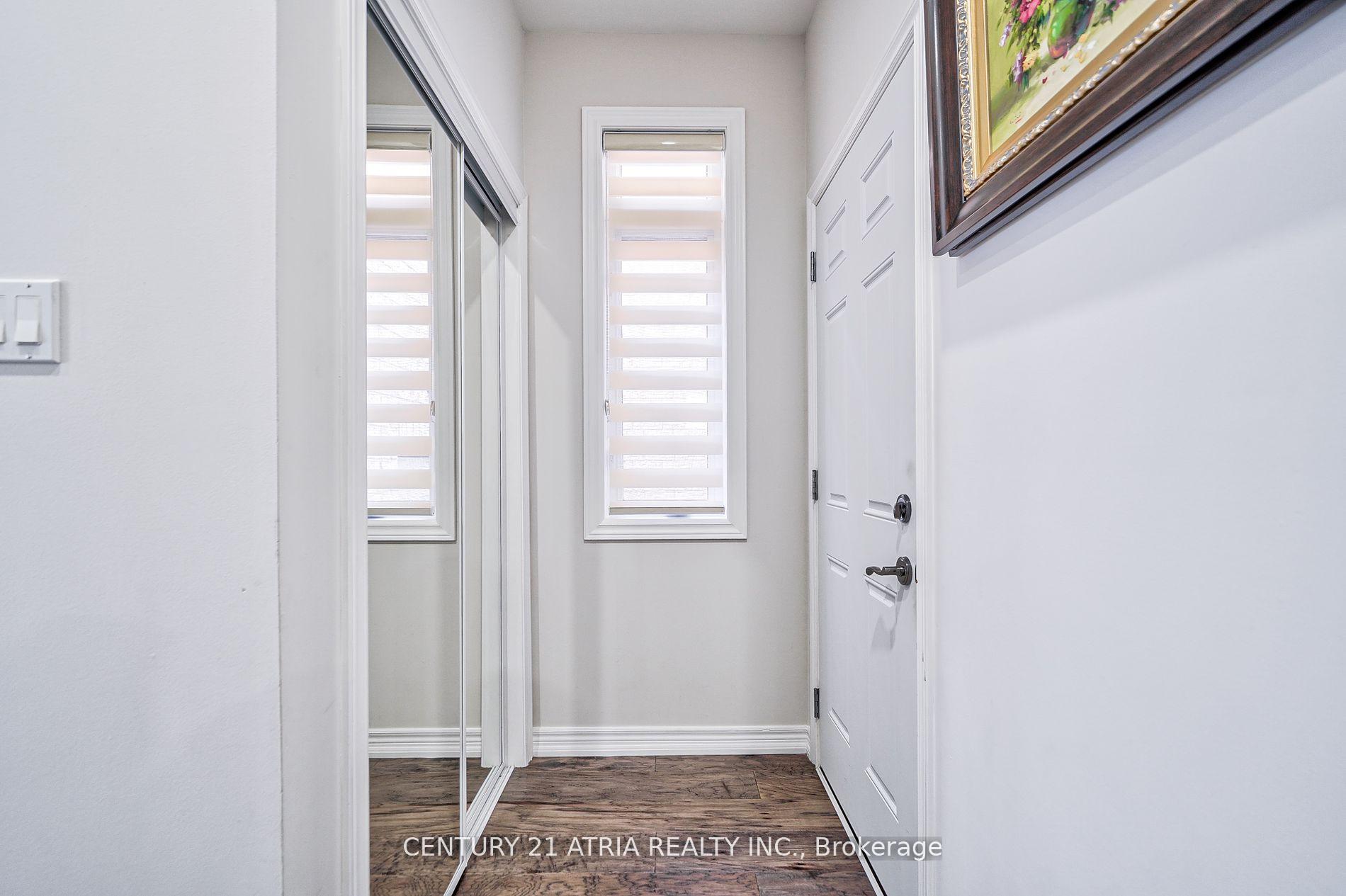 Photo 9 of 25 Gauguin Avenue, Vaughan, Patterson — HOMEH
