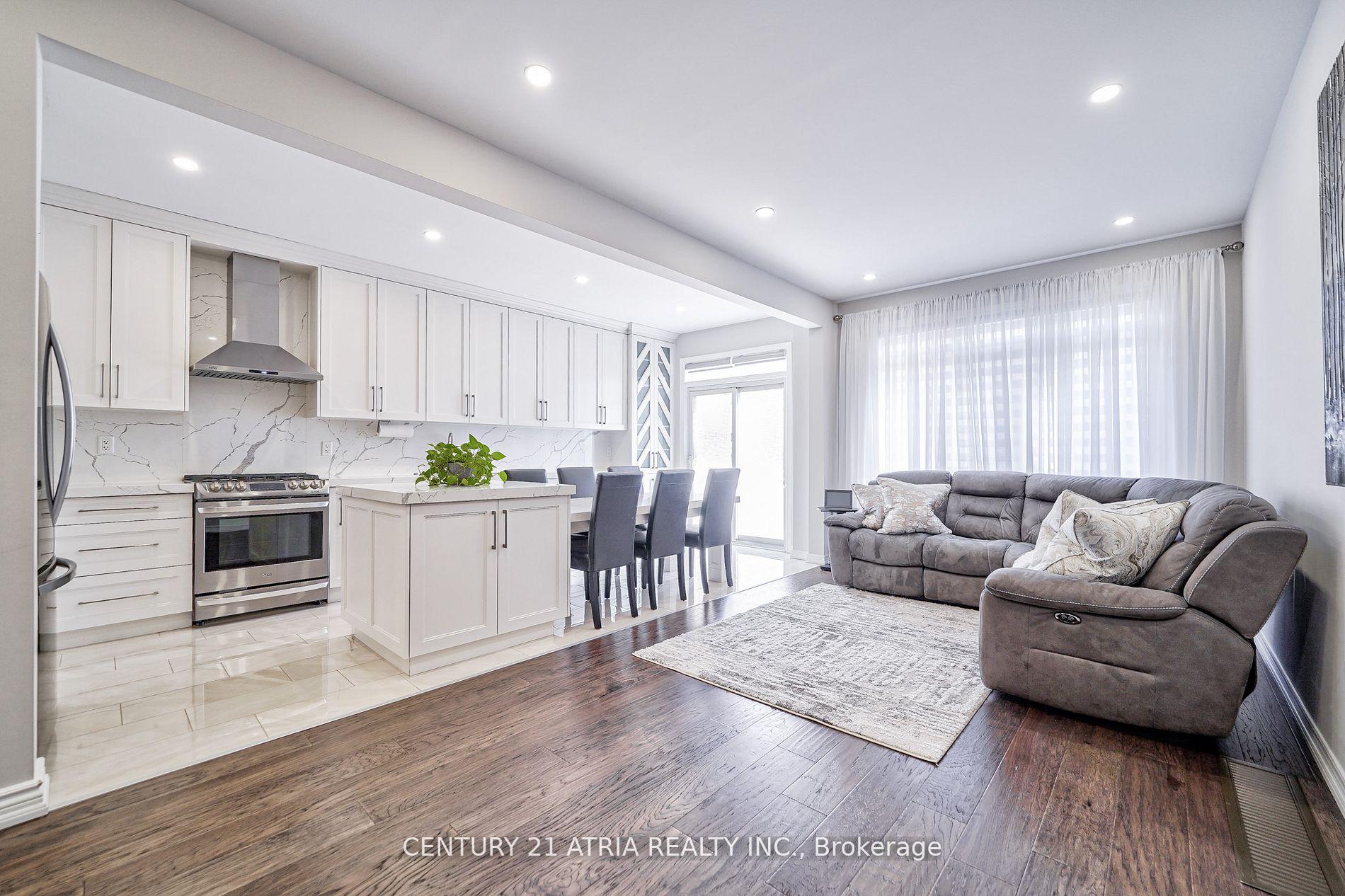 Photo 11 of 25 Gauguin Avenue, Vaughan, Patterson — HOMEH