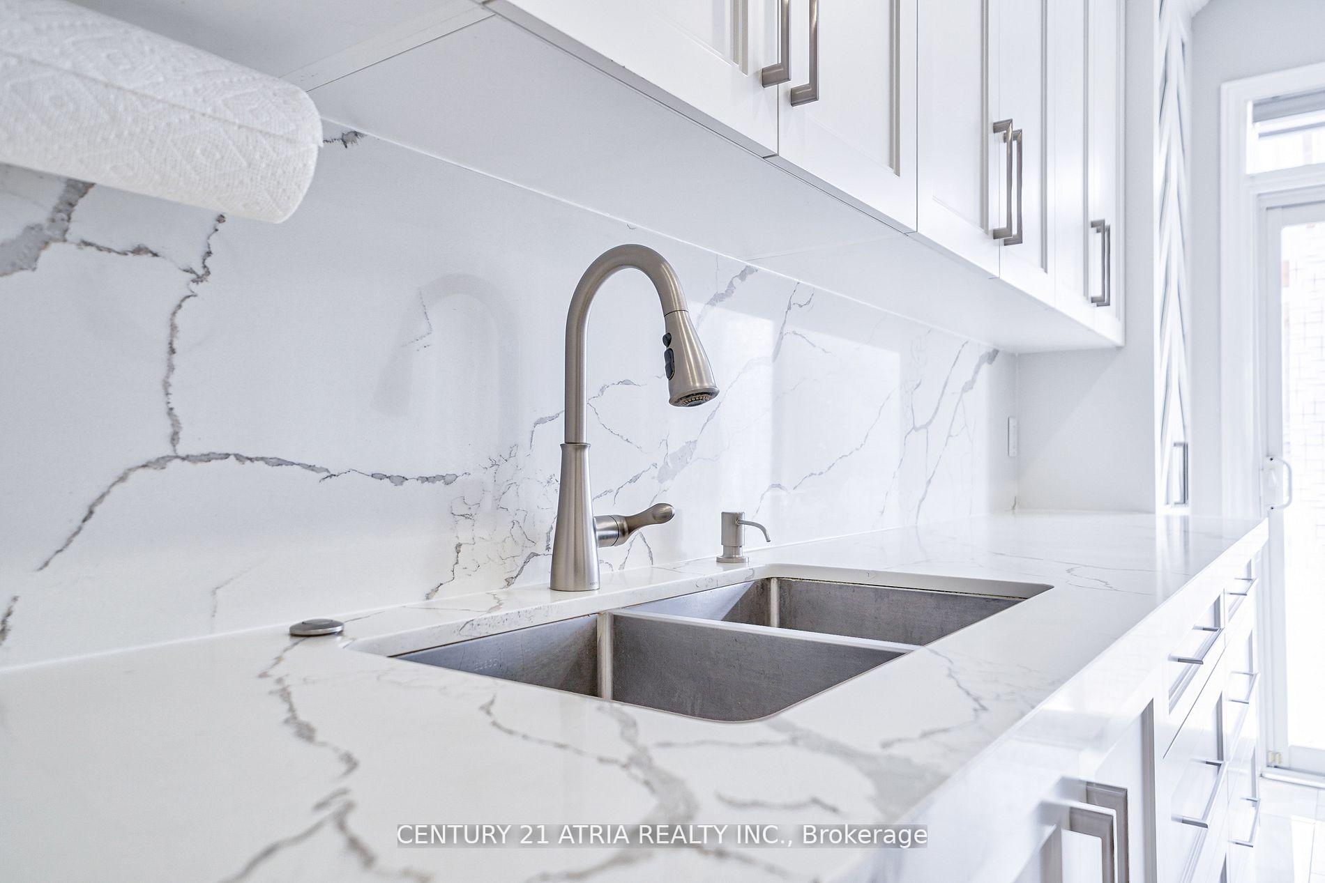 Photo 18 of 25 Gauguin Avenue, Vaughan, Patterson — HOMEH