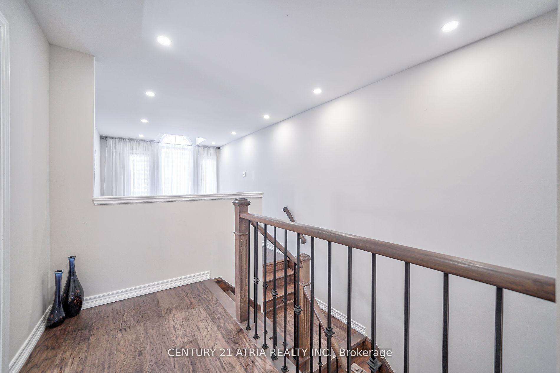 Photo 23 of 25 Gauguin Avenue, Vaughan, Patterson — HOMEH