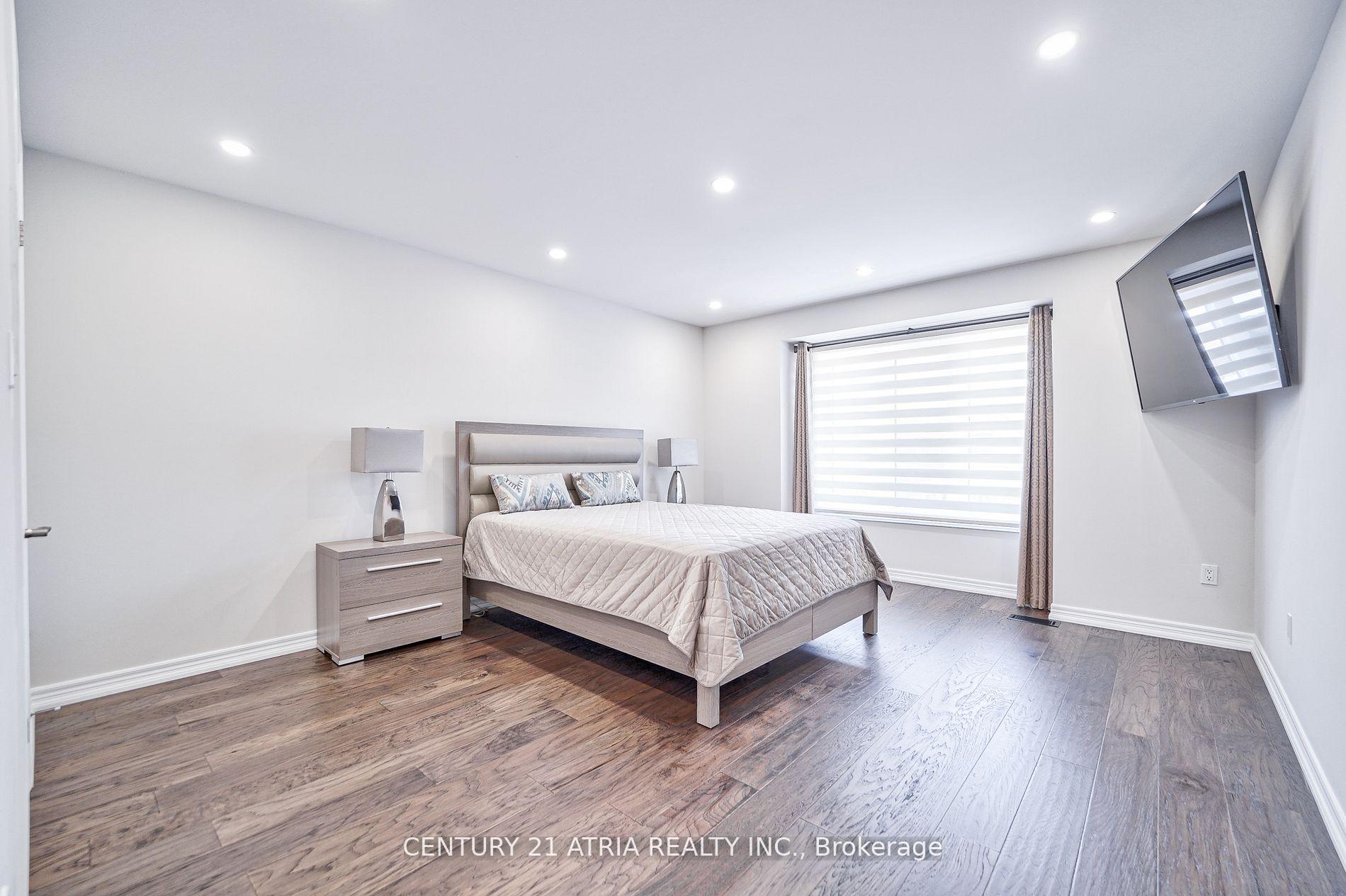 Photo 24 of 25 Gauguin Avenue, Vaughan, Patterson — HOMEH