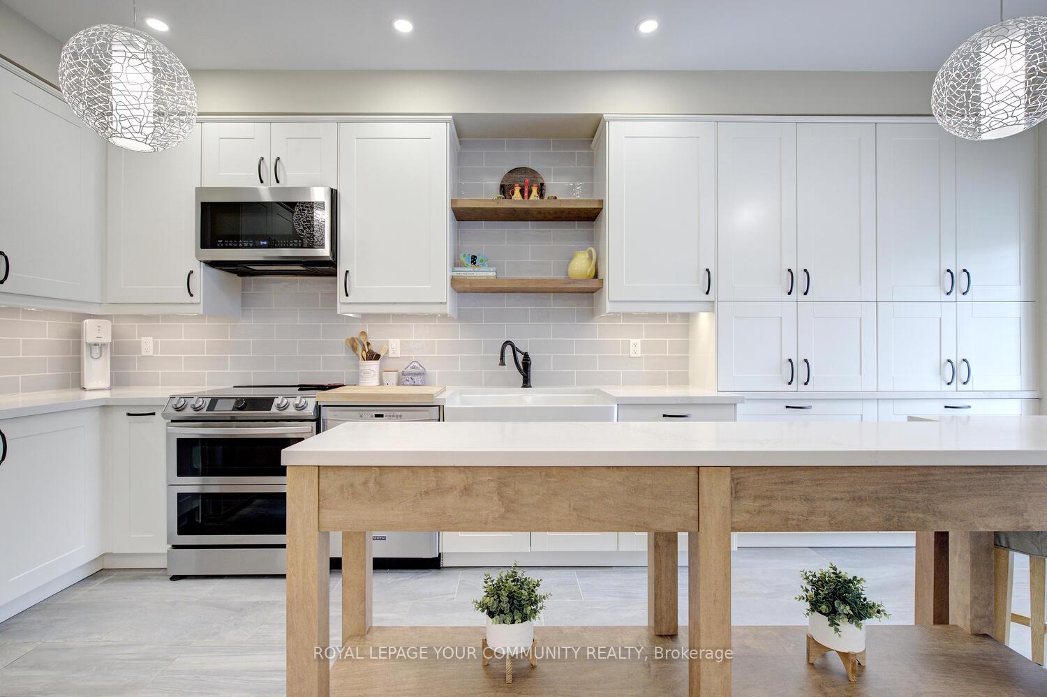 Photo 9 of 115 Mahogany Forest Drive, Vaughan, Patterson — HOMEH
