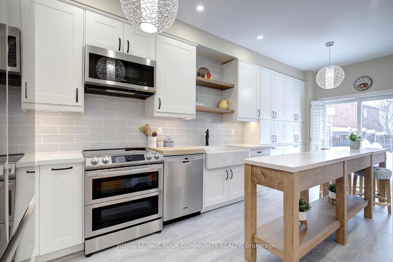 Photo 10 of 115 Mahogany Forest Drive, Vaughan, Patterson — HOMEH