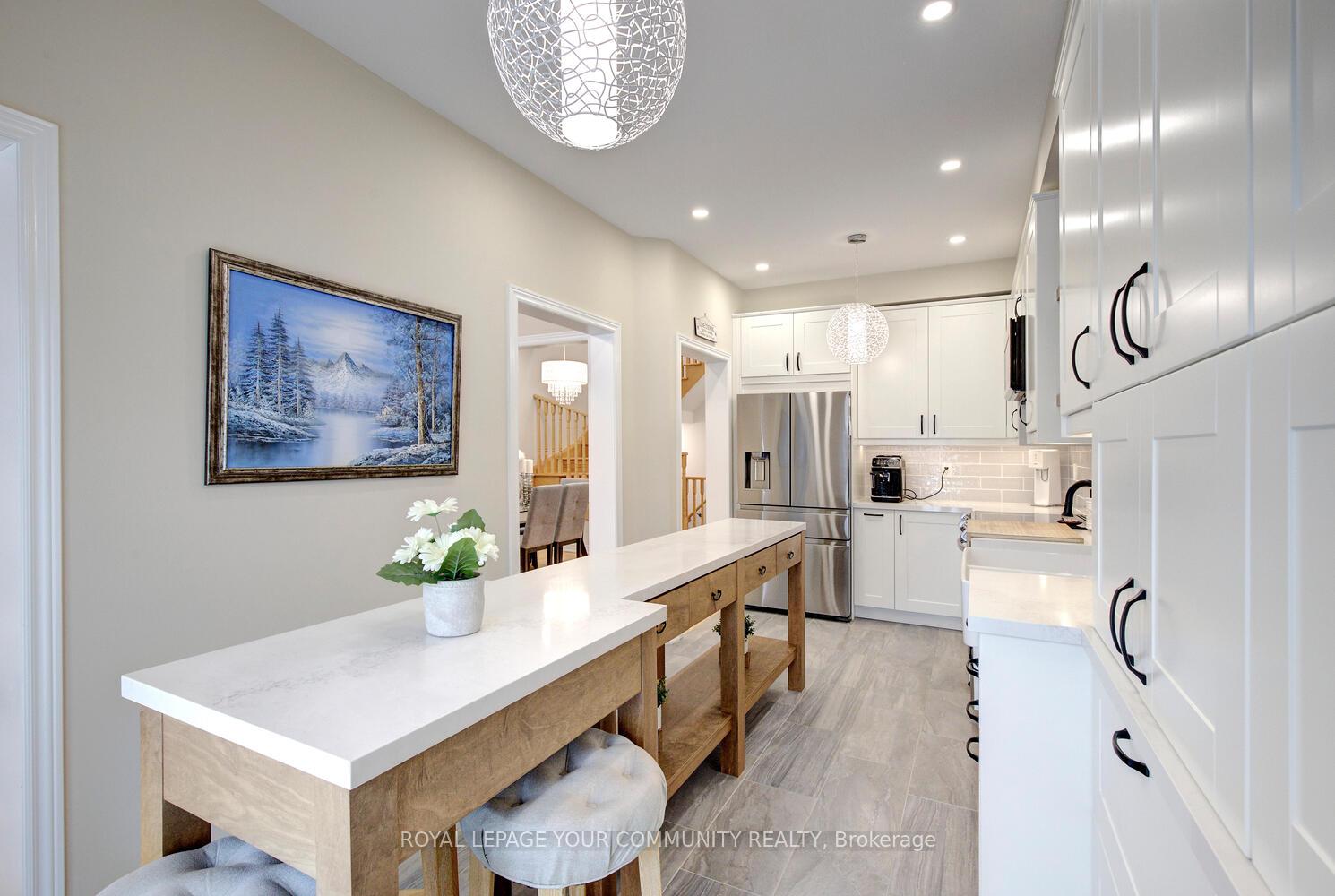 Photo 12 of 115 Mahogany Forest Drive, Vaughan, Patterson — HOMEH